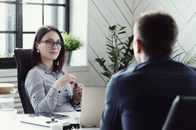 Psychiatre libéral ou salarié : sous quel statut travailler ?