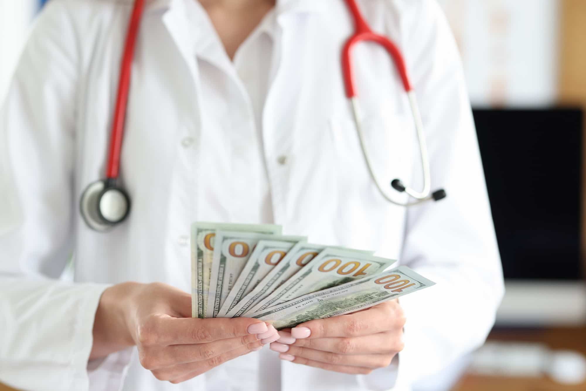 Les 3 étapes pratiques pour recruter un médecin en France