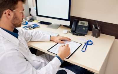 Le médecin libéral est-il vraiment mieux payé qu’un médecin salarié ?